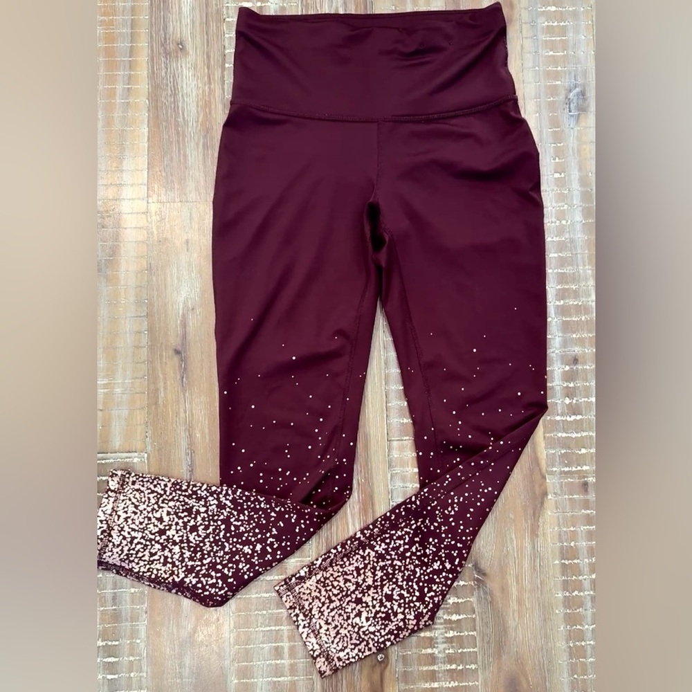 Xersion Burgundy High-Waisted Ankle Crop Leggings Size Small